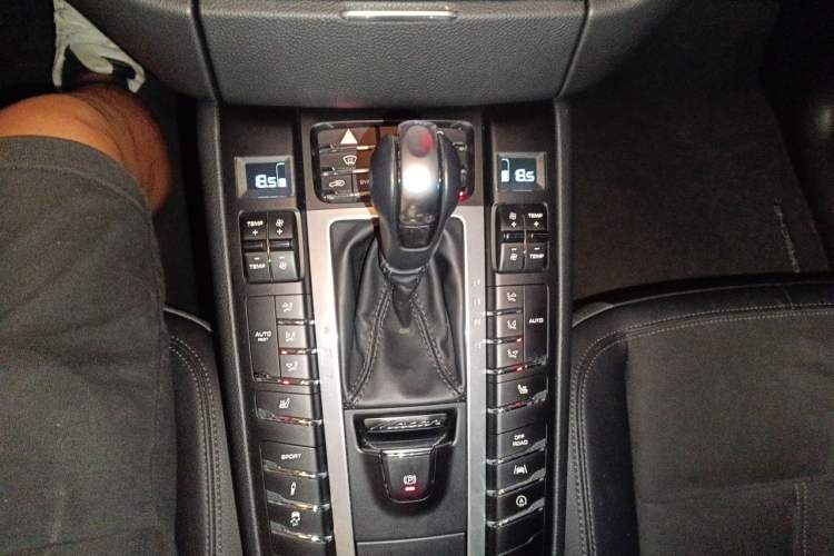 Used Porsche Macan 2017 Macan 2.0T Gear Lever