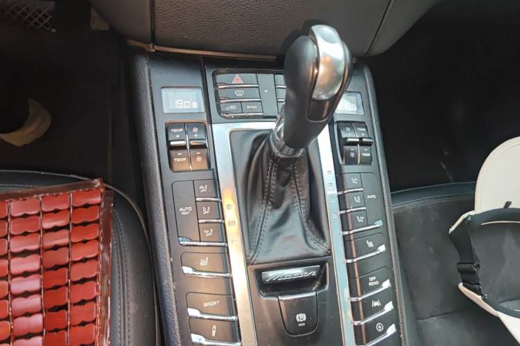 Used Porsche Macan 2017 Macan 2.0T Gear Lever