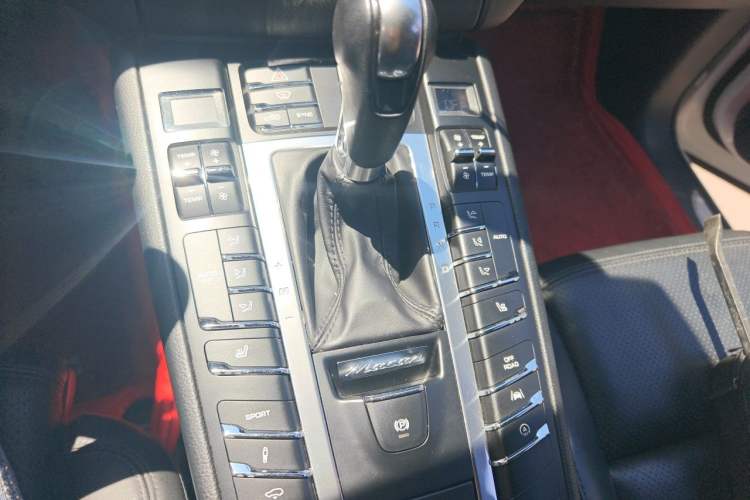 Used Porsche Macan 2017 Macan S 3.0T Gear Lever