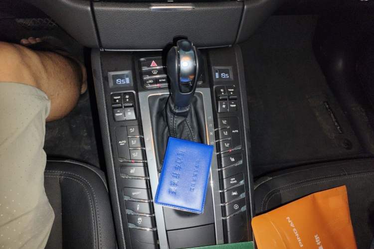 Used Porsche Macan 2017 Macan 2.0T Gear Lever