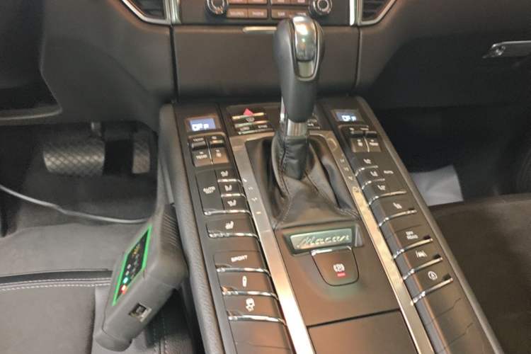 Used Porsche Macan 2017 Macan 2.0T Gear Lever