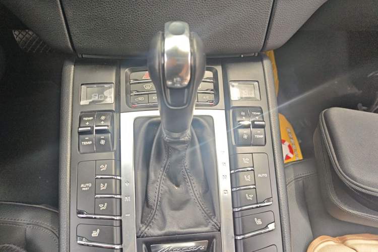 Used Porsche Macan 2017 Macan 2.0T Gear Lever