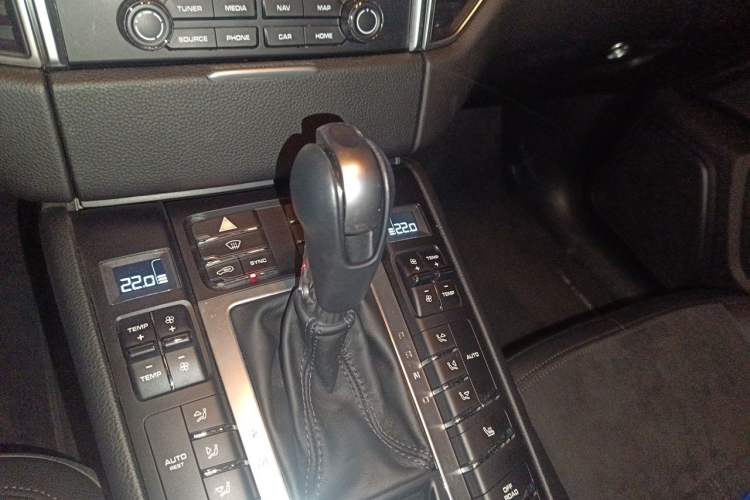 Used Porsche Macan 2017 Macan 2.0T Gear Lever