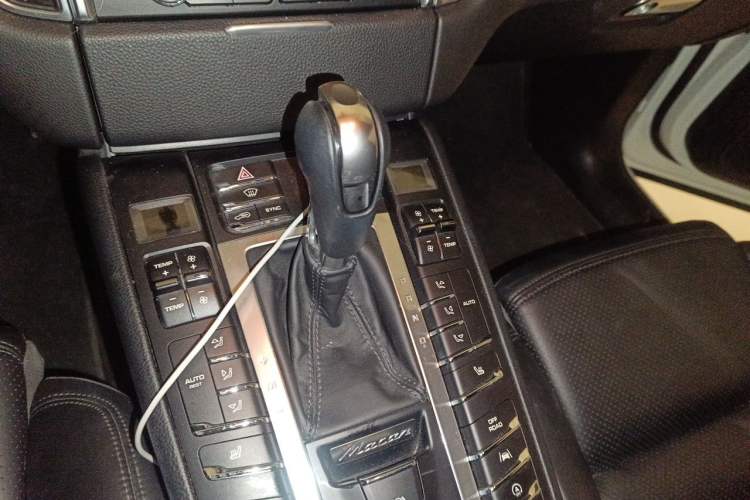 Used Porsche Macan 2017 Macan 2.0T Gear Lever
