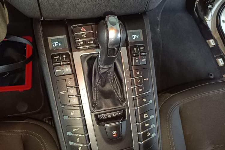 Used Porsche Macan 2017 Macan 2.0T Gear Lever