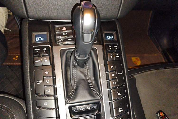 Used Porsche Macan 2017 Macan 2.0T Gear Lever