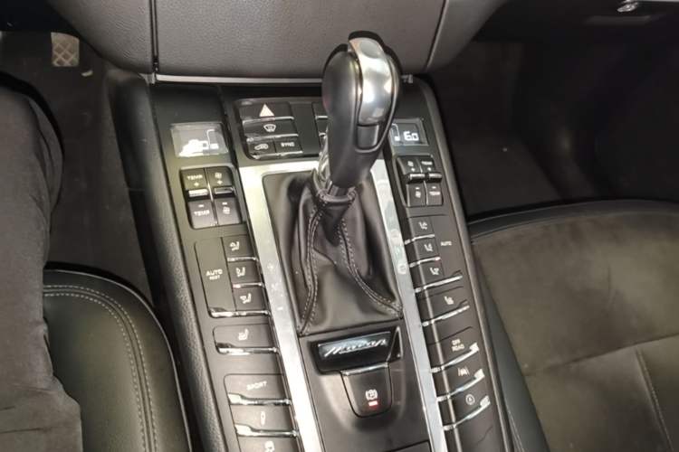 Used Porsche Macan 2017 Macan 2.0T Gear Lever