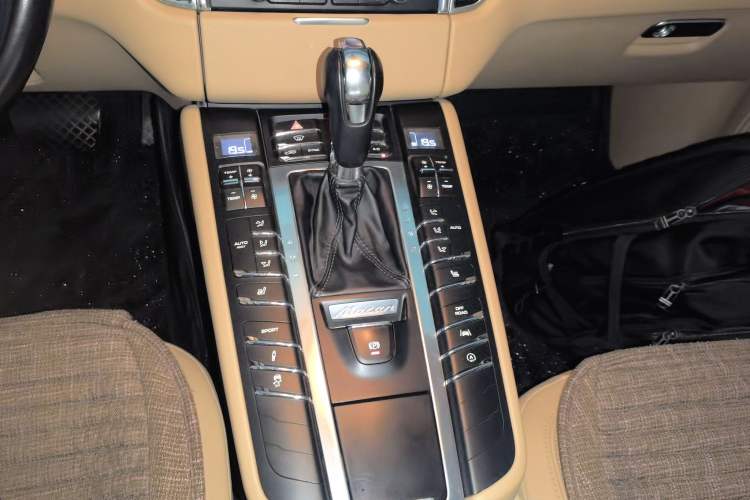 Used Porsche Macan 2017 Macan 2.0T Gear Lever