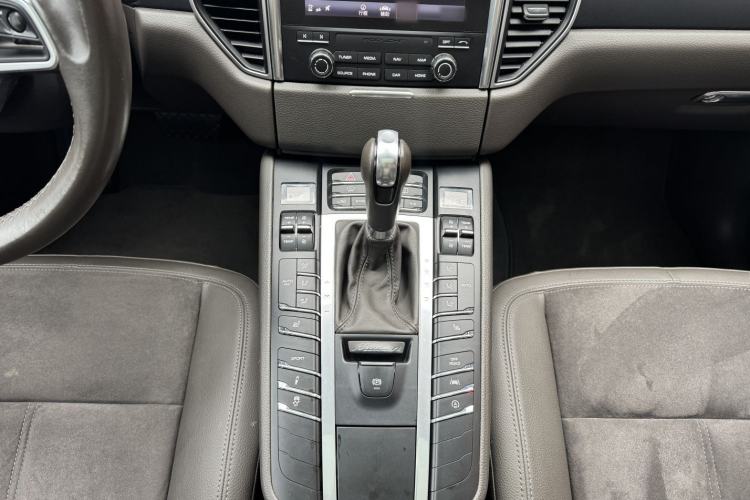 Used Porsche Macan 2017 Macan 2.0T Gear Lever