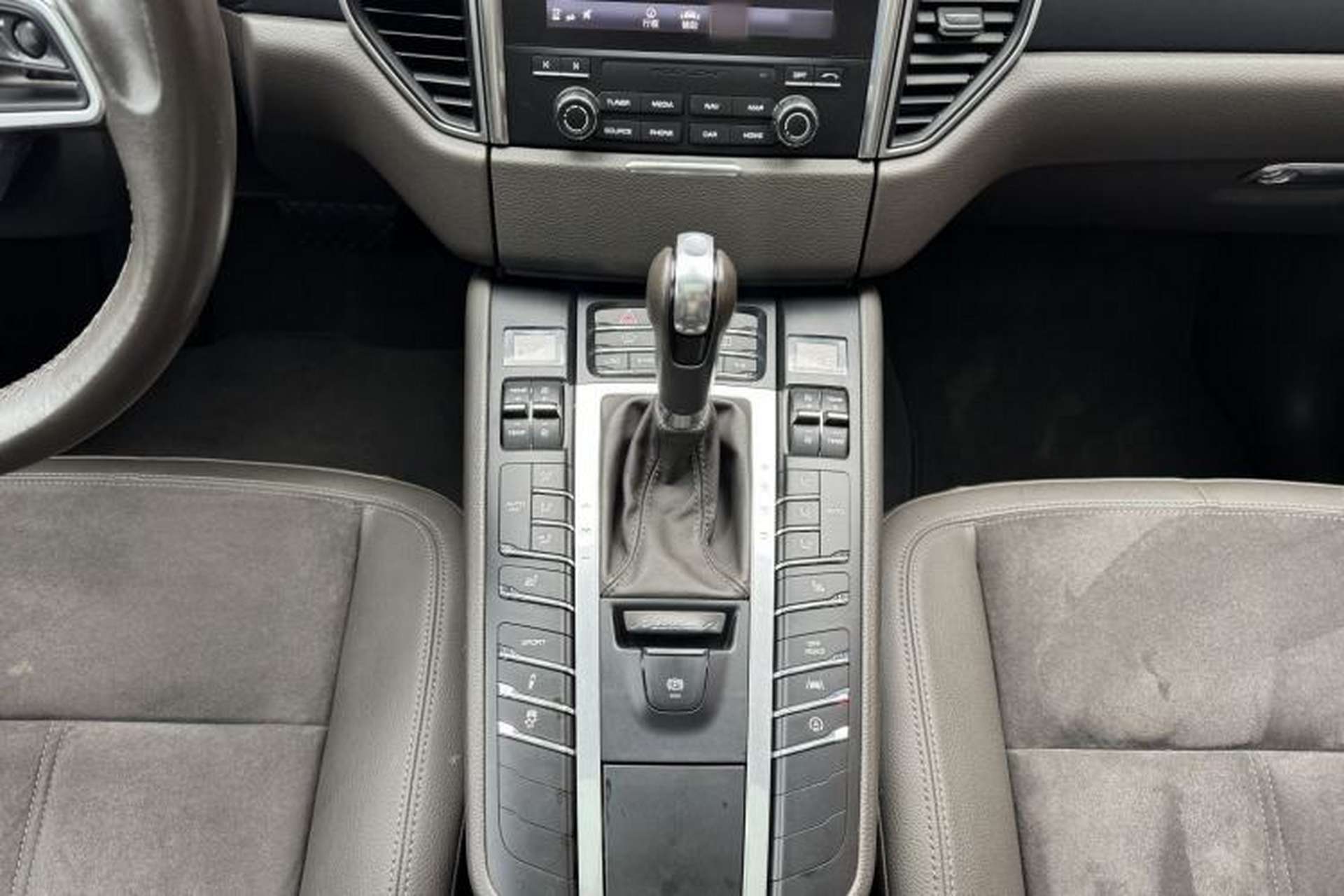 Used Porsche Macan 2017 Macan 2.0T Gear Lever