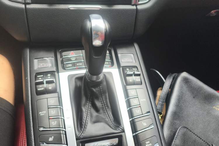 Used Porsche Macan 2017 Macan 2.0T Gear Lever