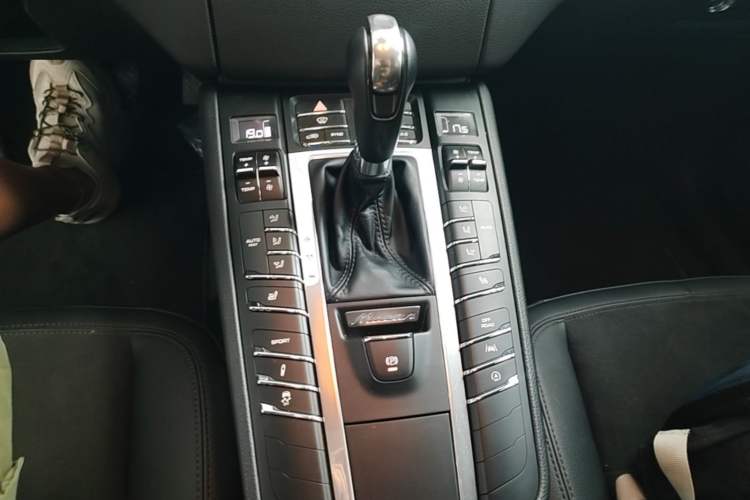 Used Porsche Macan 2017 Macan 2.0T Gear Lever