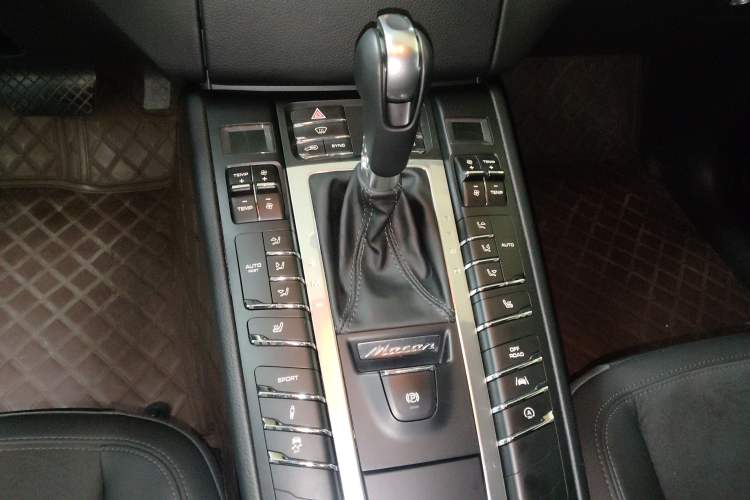 Used Porsche Macan 2017 Macan 2.0T Gear Lever