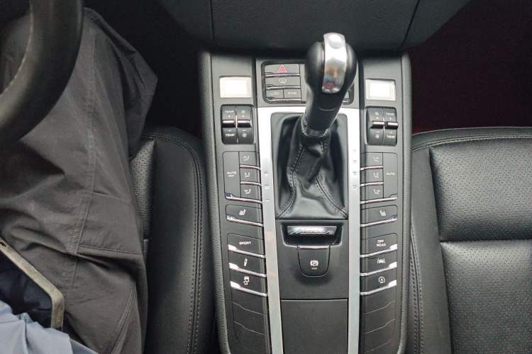 Used Porsche Macan 2017 Macan 2.0T Gear Lever
