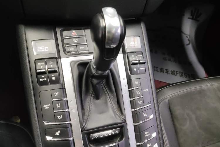 Used Porsche Macan 2017 Macan 2.0T Gear Lever