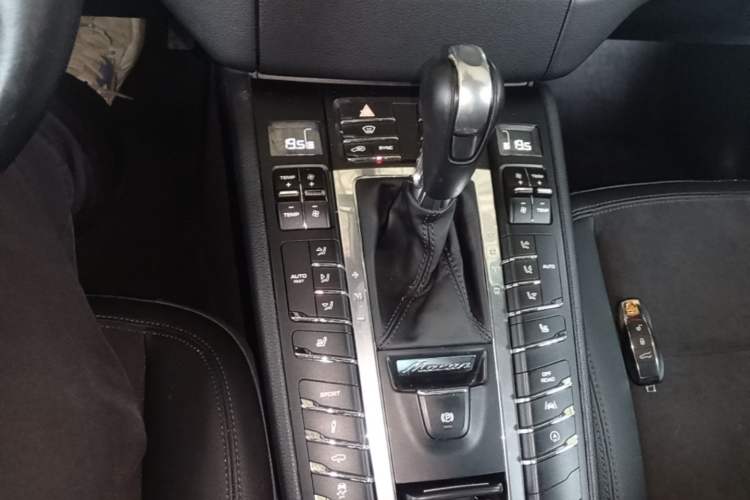 Used Porsche Macan 2017 Macan S 3.0T Gear Lever