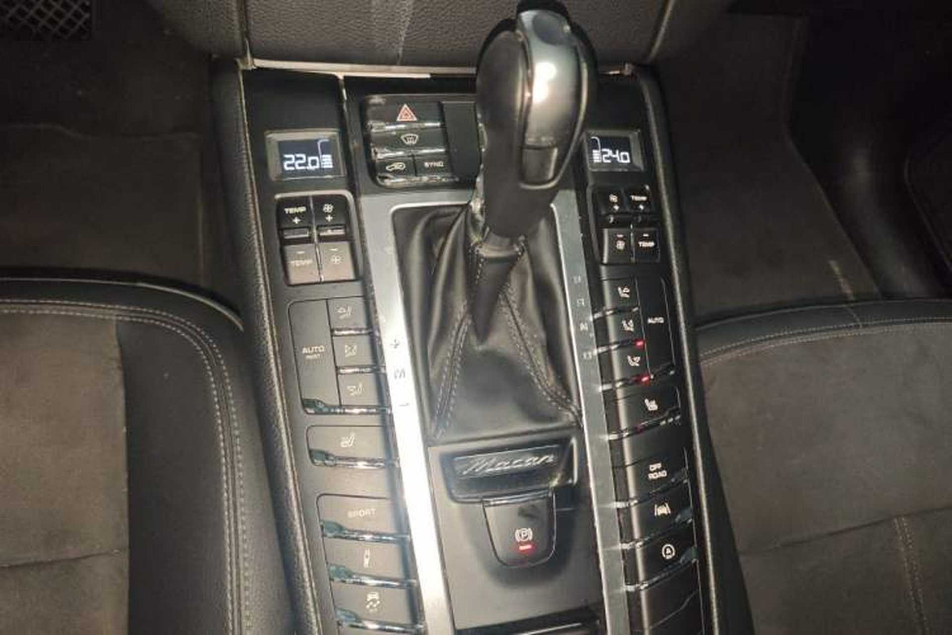 Used Porsche Macan 2017 Macan 2.0T Gear Lever