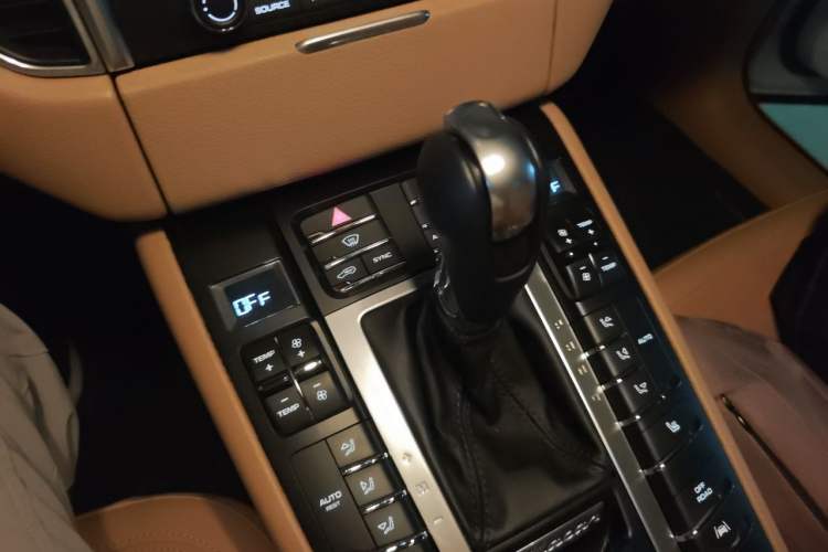 Used Porsche Macan 2017 Macan 2.0T Gear Lever