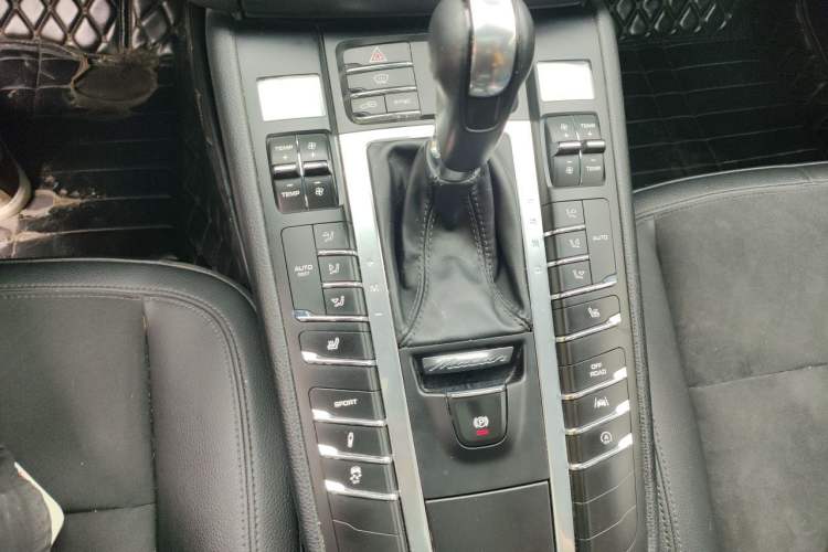 Used Porsche Macan 2017 Macan 2.0T Gear Lever