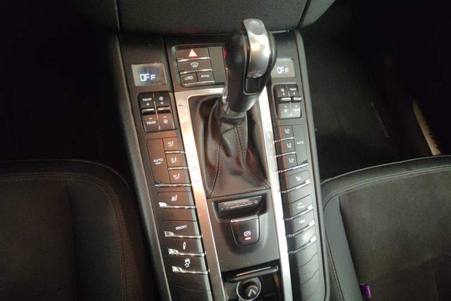 Used Porsche Macan 2017 Macan 2.0T Gear Lever