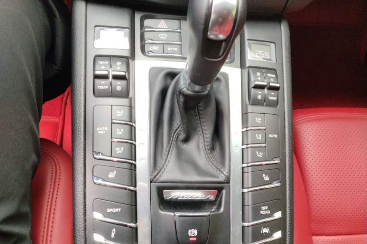 Used Porsche Macan 2017 Macan 2.0T Gear Lever