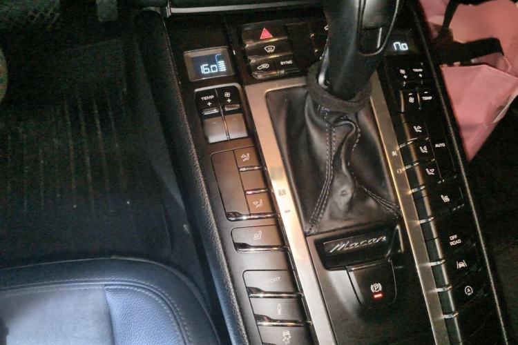 Used Porsche Macan 2017 Macan 2.0T Gear Lever