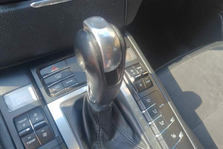 Used Porsche Macan 2017 Macan 2.0T Gear Lever