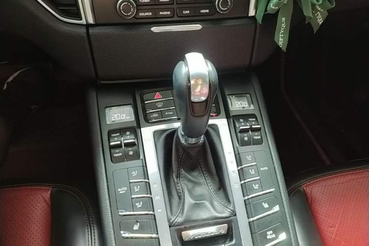 Used Porsche Macan 2017 Macan 2.0T Gear Lever