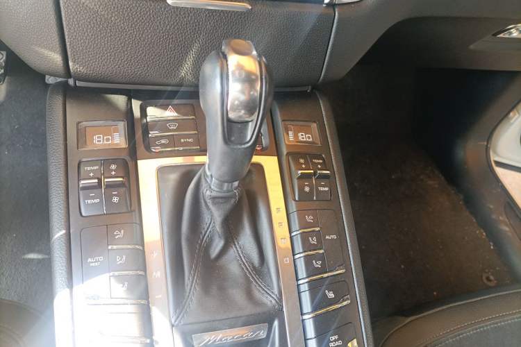Used Porsche Macan 2017 Macan 2.0T Gear Lever