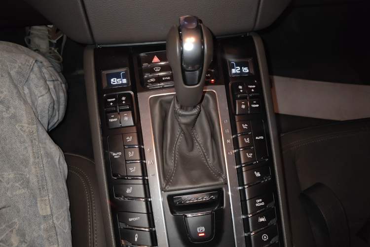 Used Porsche Macan 2017 Macan 2.0T Gear Lever