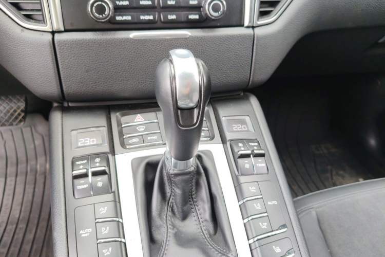 Used Porsche Macan 2017 Macan 2.0T Gear Lever