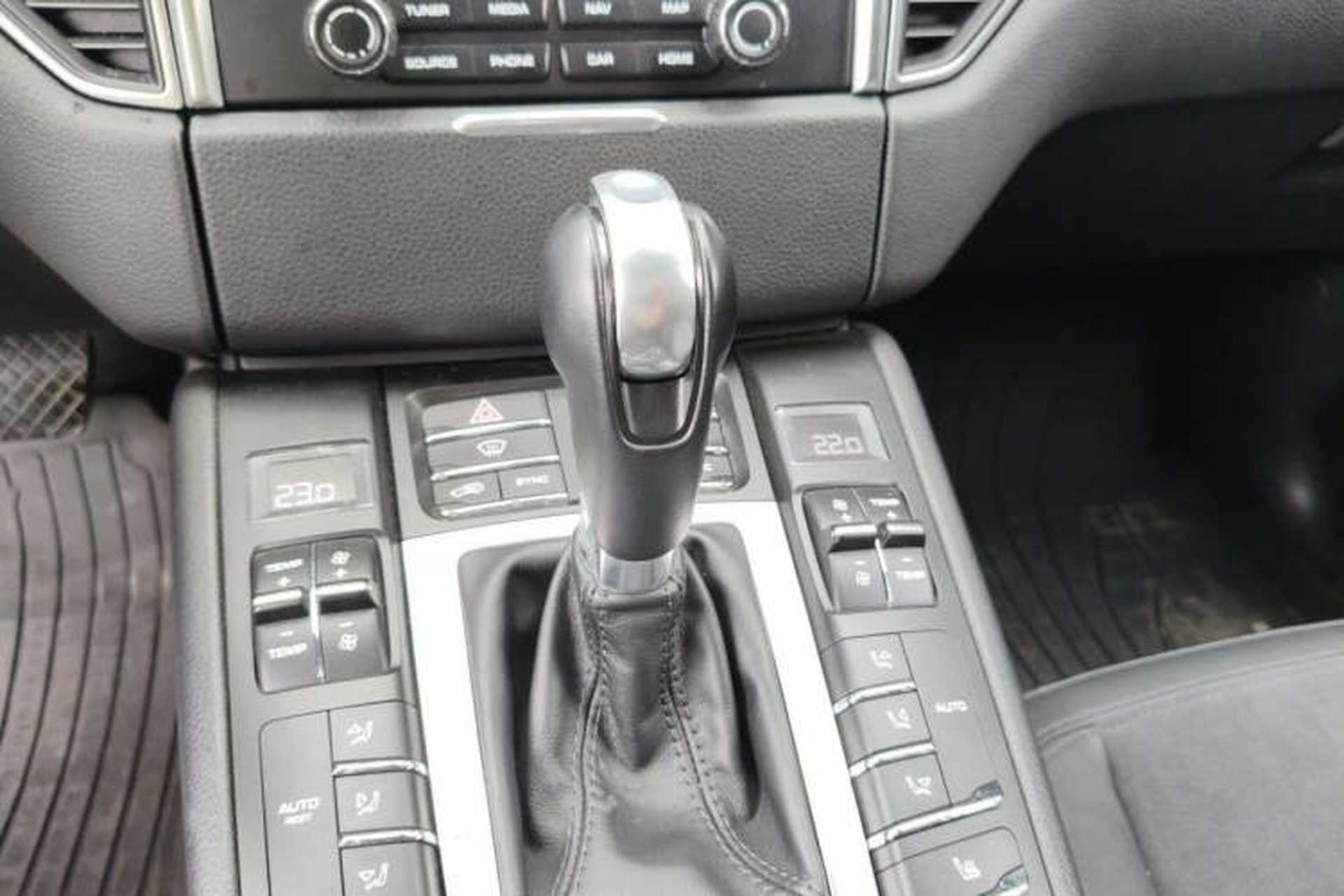 Used Porsche Macan 2017 Macan 2.0T Gear Lever