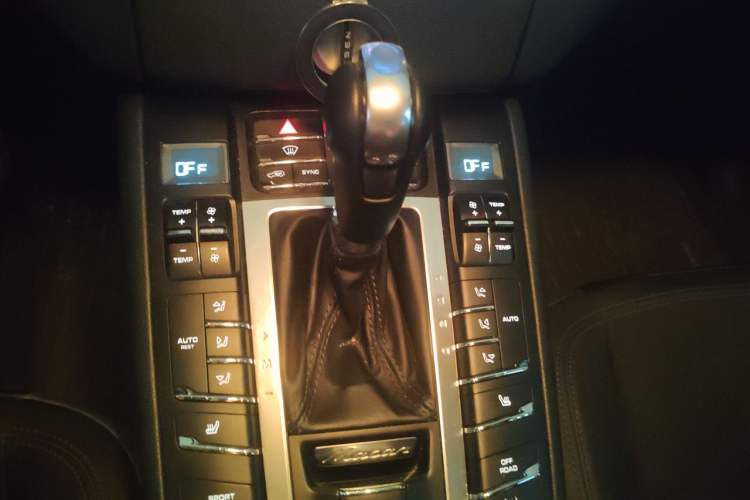 Used Porsche Macan 2017 Macan 2.0T Gear Lever