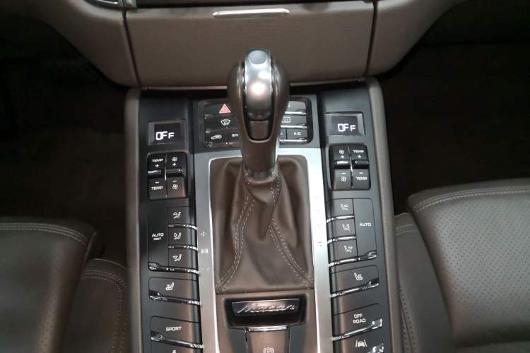 Used Porsche Macan 2017 Macan 2.0T Gear Lever