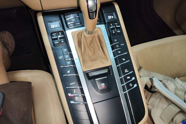 Used Porsche Macan 2017 Macan 2.0T Gear Lever
