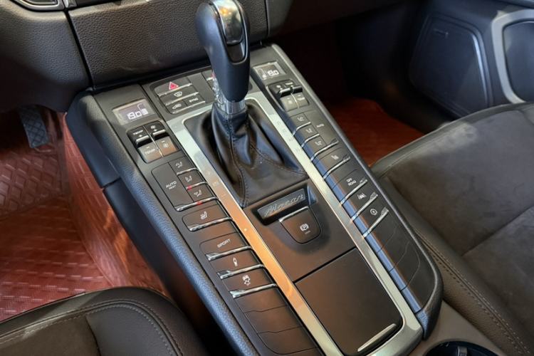 Used Porsche Macan 2017 Macan 2.0T Gear Lever