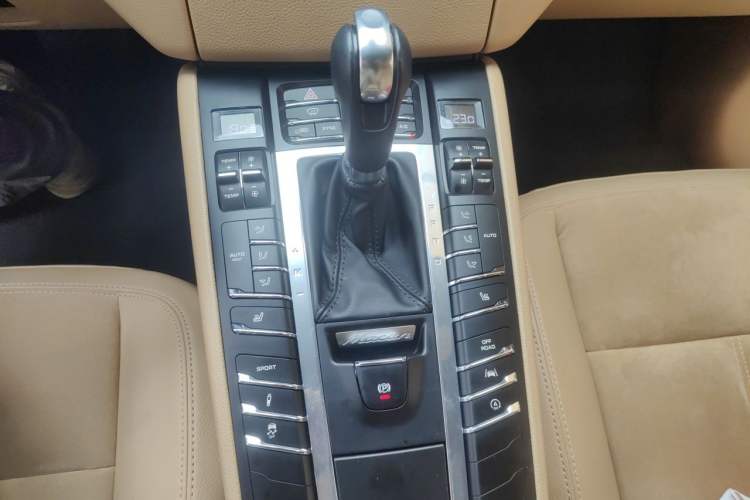Used Porsche Macan 2017 Macan 2.0T Gear Lever