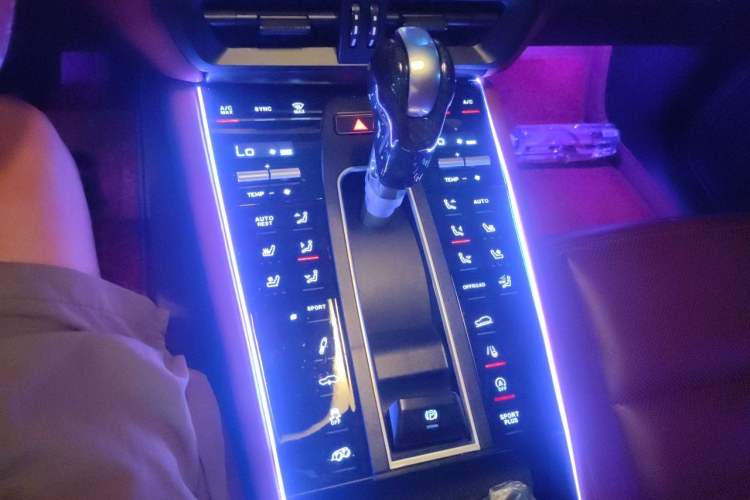 Used Porsche Macan 2017 Macan 2.0T Gear Lever