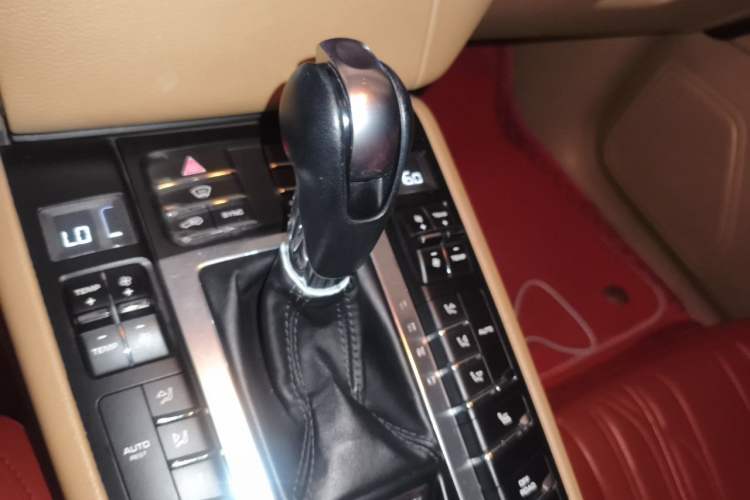 Used Porsche Macan 2017 Macan 2.0T Gear Lever