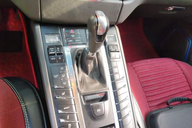 Used Porsche Macan 2017 Macan 2.0T Gear Lever