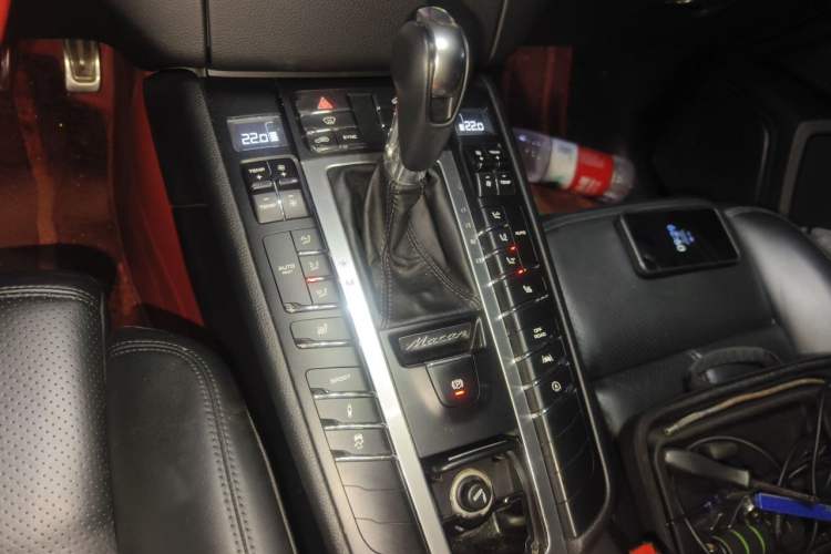 Used Porsche Macan 2017 Macan 2.0T Gear Lever