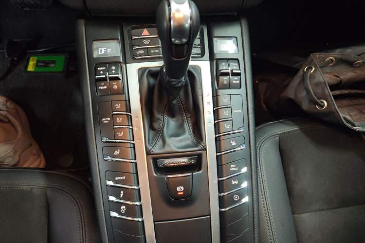 Used Porsche Macan 2017 Macan 2.0T Gear Lever
