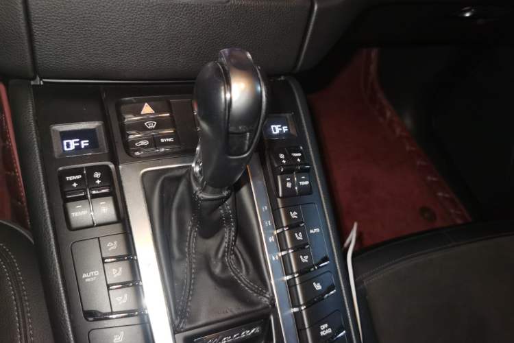 Used Porsche Macan 2017 Macan 2.0T Gear Lever