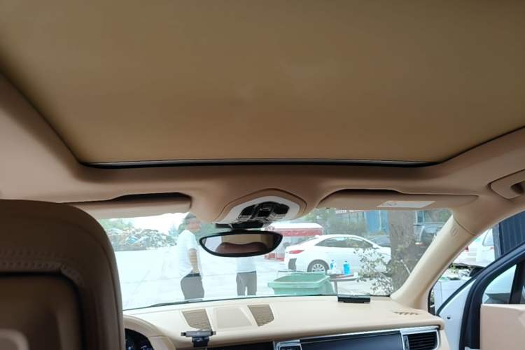 Used Porsche Macan 2017 Macan 2.0T Headliner