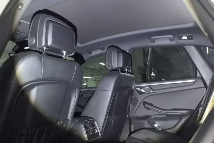 Used Porsche Macan 2017 Macan 2.0T Headliner