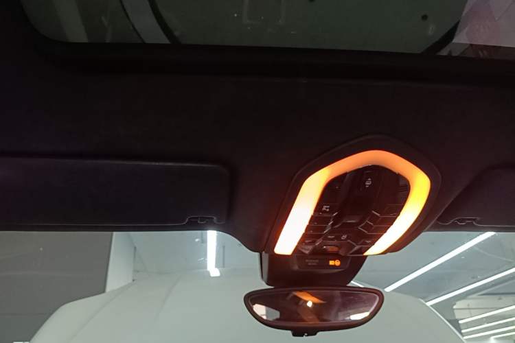 Used Porsche Macan 2017 Macan 2.0T Headliner