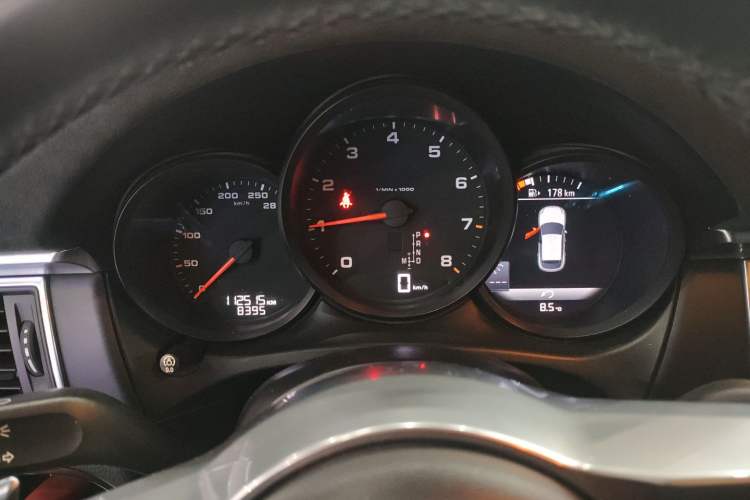 Used Porsche Macan 2017 Macan 2.0T Instrument Cluster