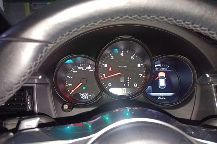 Used Porsche Macan 2017 Macan 2.0T Instrument Cluster