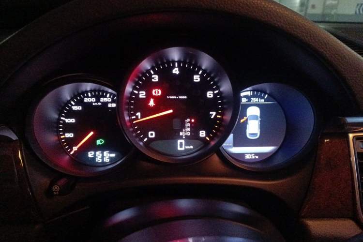Used Porsche Macan 2017 Macan 2.0T Instrument Cluster