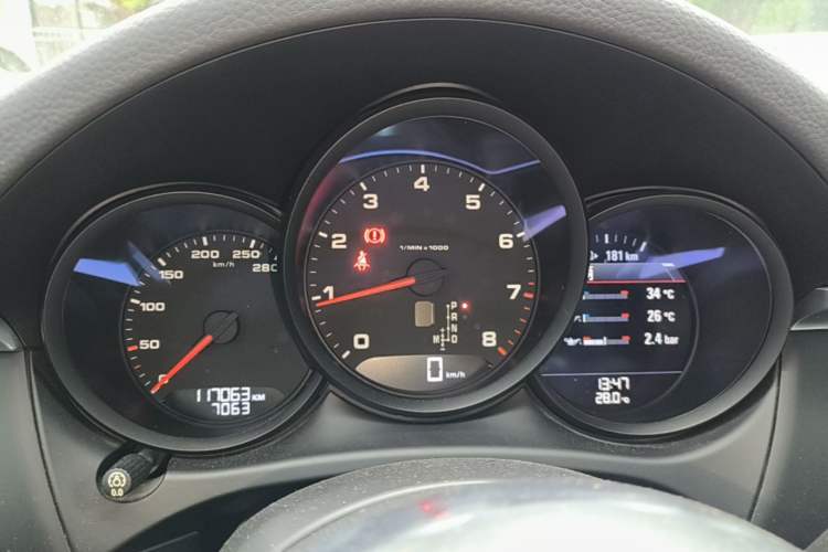 Used Porsche Macan 2017 Macan 2.0T Instrument Cluster